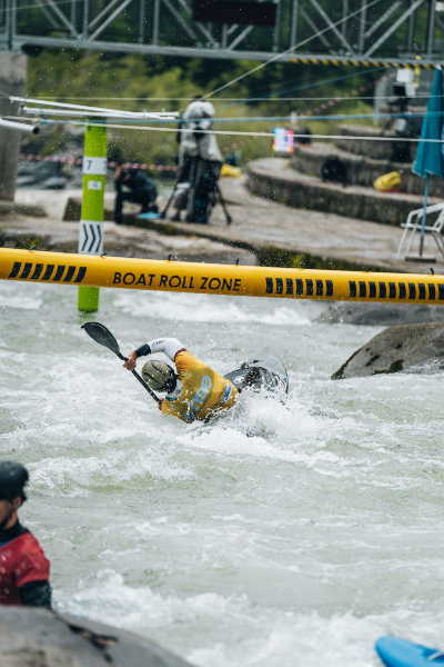 último obstáculo de la prueba de kayak cross