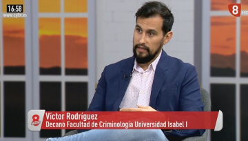 Víctor Rodríguez en el programa de La 8 Burgos, habla sobre el experimento Standford y los roles sociales