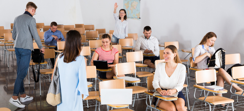 Clase de idiomas de adultos