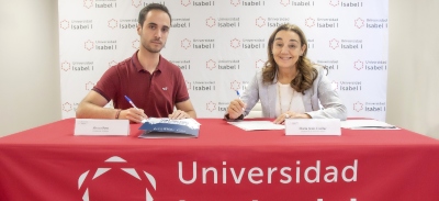 María Jesús Cuéllar, Presidenta de la Universidad Isabel I y Álvaro Peso, Director de AJE Burgos, durante la firma del convenio