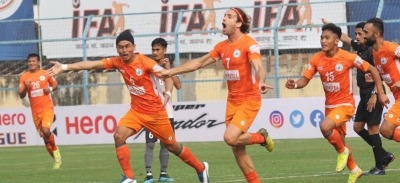 Sergio Mendigutxia festejando un gol en el Neroca FC. Imágenes cedidas por la I-League.