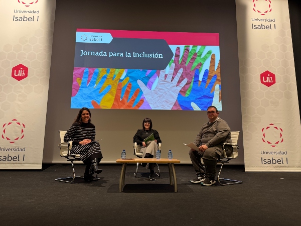 Ponentes de la segunda mesa debate: Accesibilidad cognitiva "un derecho llave"