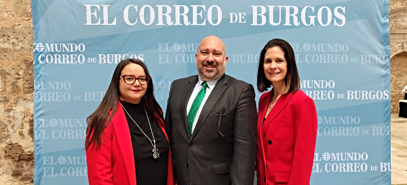 vicerrectoras con director de El Correo de Burgos