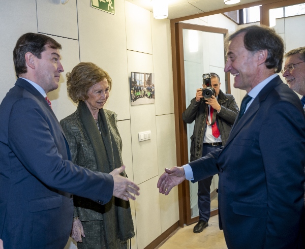 Rector con Mañueco y la Reina Sofía