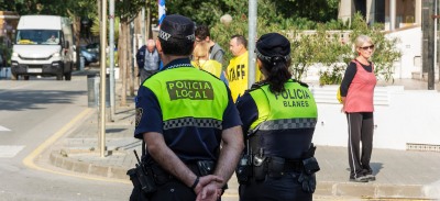 dos policías locales