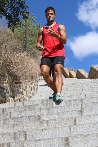 récord subiendo y bajando escaleras con malabares