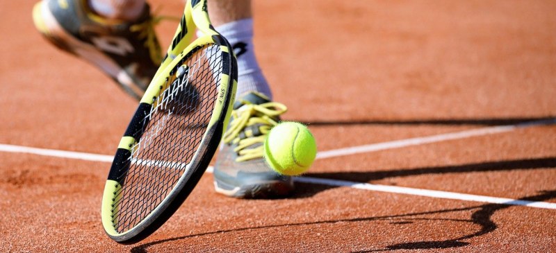 factor Estadístico También Manuel Alfonso Asencio publica un artículo sobre los programas de entrenamiento  para el revés en tenis