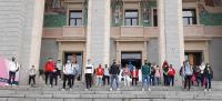 Alumnos de TEAS en las puertas de la Universidad mantienen las medidas de seguridad frente al Covid-19