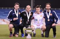 Pedro Gómez e Imanol Sarriegi con la Federation Cup Barhein